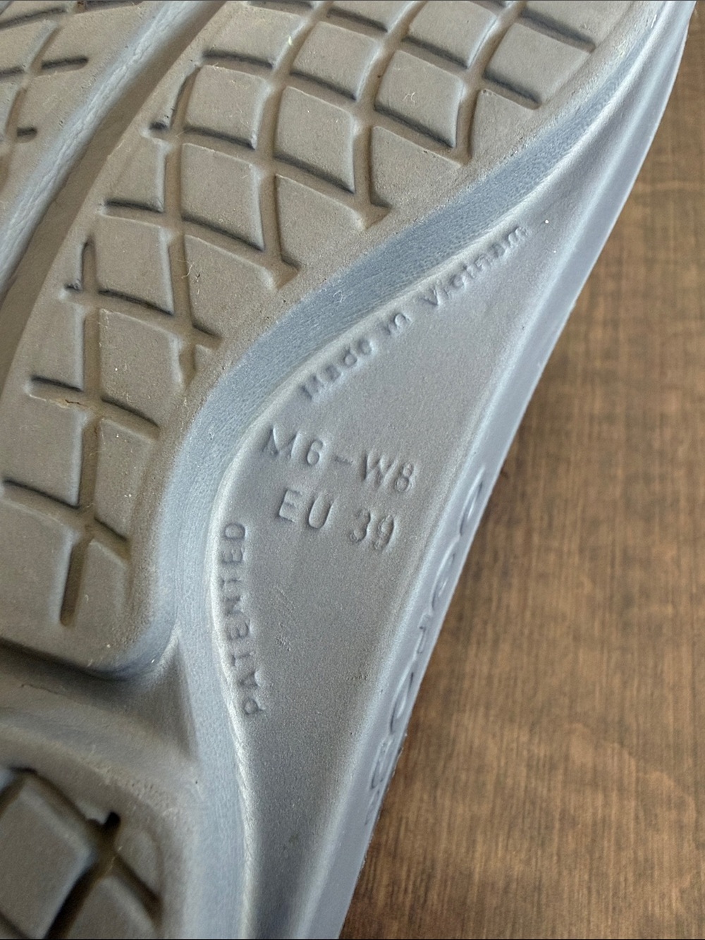 OOFOS OOahh Recovery Slide - Women’s and Men’s, M6-W8 - Picture 6 of 8